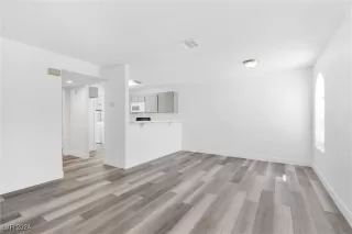 Photo #6: 2619055 Listing