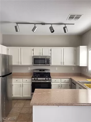 Photo #4: 2619137 Listing 