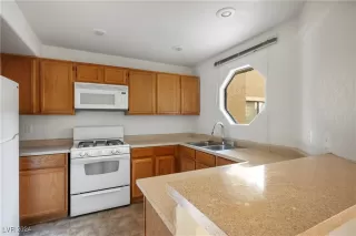 Photo #5: 2619181 Listing