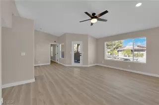 Photo #3: 2619292 Listing