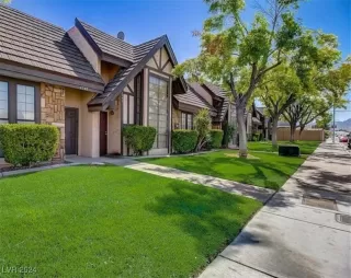 Photo #2: 2619302 Listing