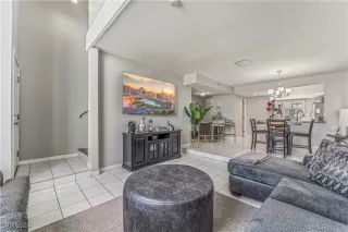 Photo #5: 2619302 Listing