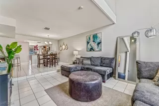 Photo #6: 2619302 Listing