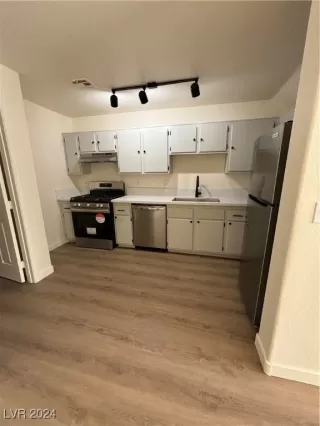 Photo #3: 2619344 Listing