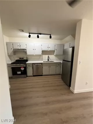 Photo #4: 2619344 Listing