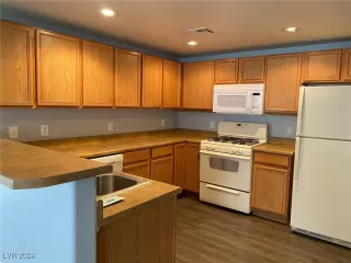 Photo #3: 2619404 Listing 