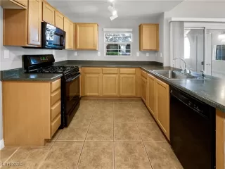 Photo #1: 2619434 Listing 