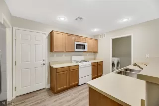 Photo #4: 2619449 Listing 