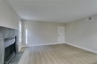 Photo #6: 2619549 Listing