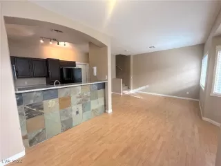 Photo #5: 2619573 Listing 