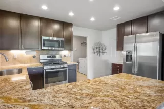 Photo #4: 2619579 Listing