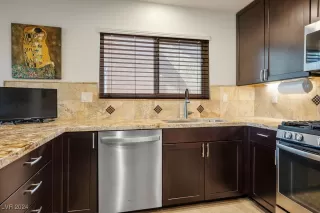 Photo #5: 2619579 Listing