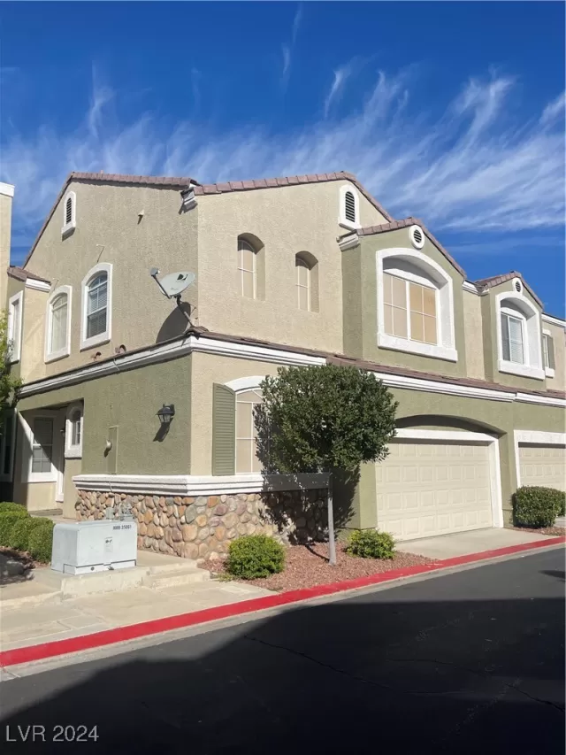 MLS: 2619611 Condo For Sale