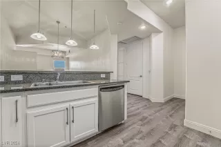 Photo #1: 2619700 Listing