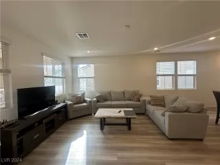 Photo #3: 2619750 Listing 