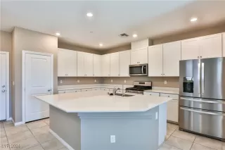 Photo #6: 2619755 Listing 