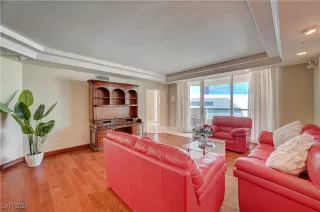 Photo #3: 2619810 Listing