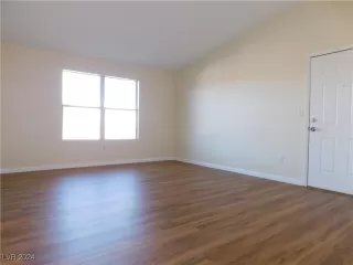 Photo #1: 2619821 Listing 