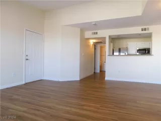 Photo #2: 2619821 Listing 