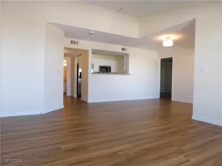 Photo #3: 2619821 Listing 