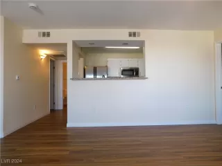 Photo #6: 2619821 Listing 