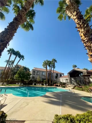 Photo #1: 2619849 Listing 