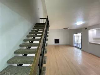 Photo #3: 2619888 Listing 