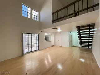 Photo #4: 2619888 Listing 