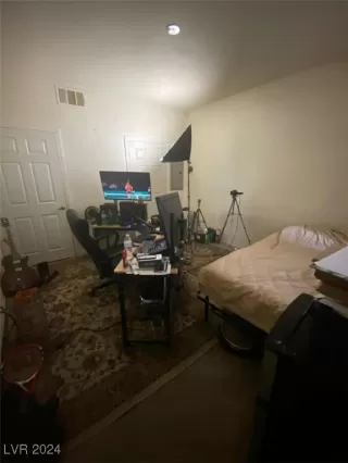 Photo #6: 2619899 Listing