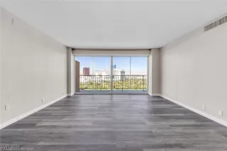 Photo #3: 2619914 Listing 