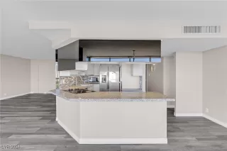 Photo #6: 2619914 Listing 