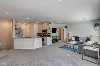 Photo #2: 2619922 Listing