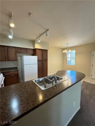 Photo #3: 2619938 Listing 