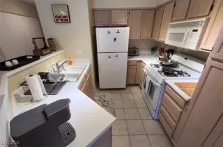 Photo #6: 2619982 Listing 