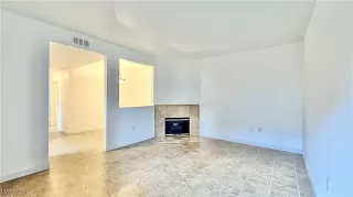 Photo #4: 2619993 Listing