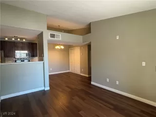 Photo #1: 2620000 Listing 