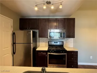 Photo #3: 2620000 Listing 