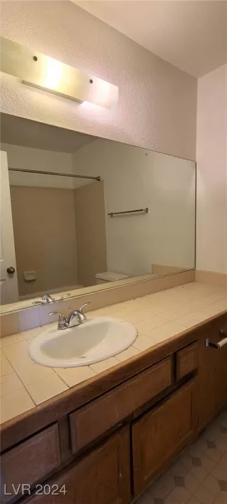 Photo #5: 2620011 Listing 