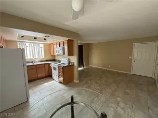 Photo #1: 2620027 Listing 