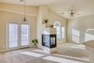 Photo #5: 2620030 Listing