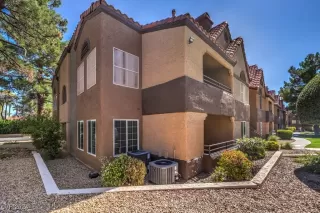 Photo #1: 2620035 Listing 