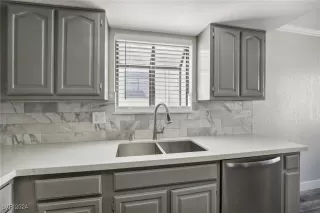 Photo #3: 2620075 Listing