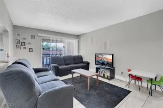 Photo #5: 2620105 Listing 