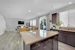 Photo #4: 2620180 Listing