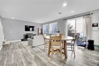 Photo #5: 2620180 Listing