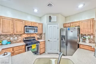 Photo #3: 2620194 Listing 