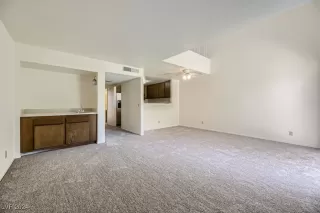 Photo #4: 2620200 Listing