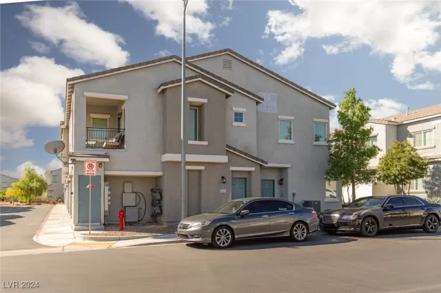 MLS: 2620214 Condo For Sale