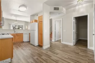 Photo #3: 2620280 Listing 