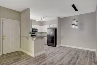 Photo #2: 2620328 Listing